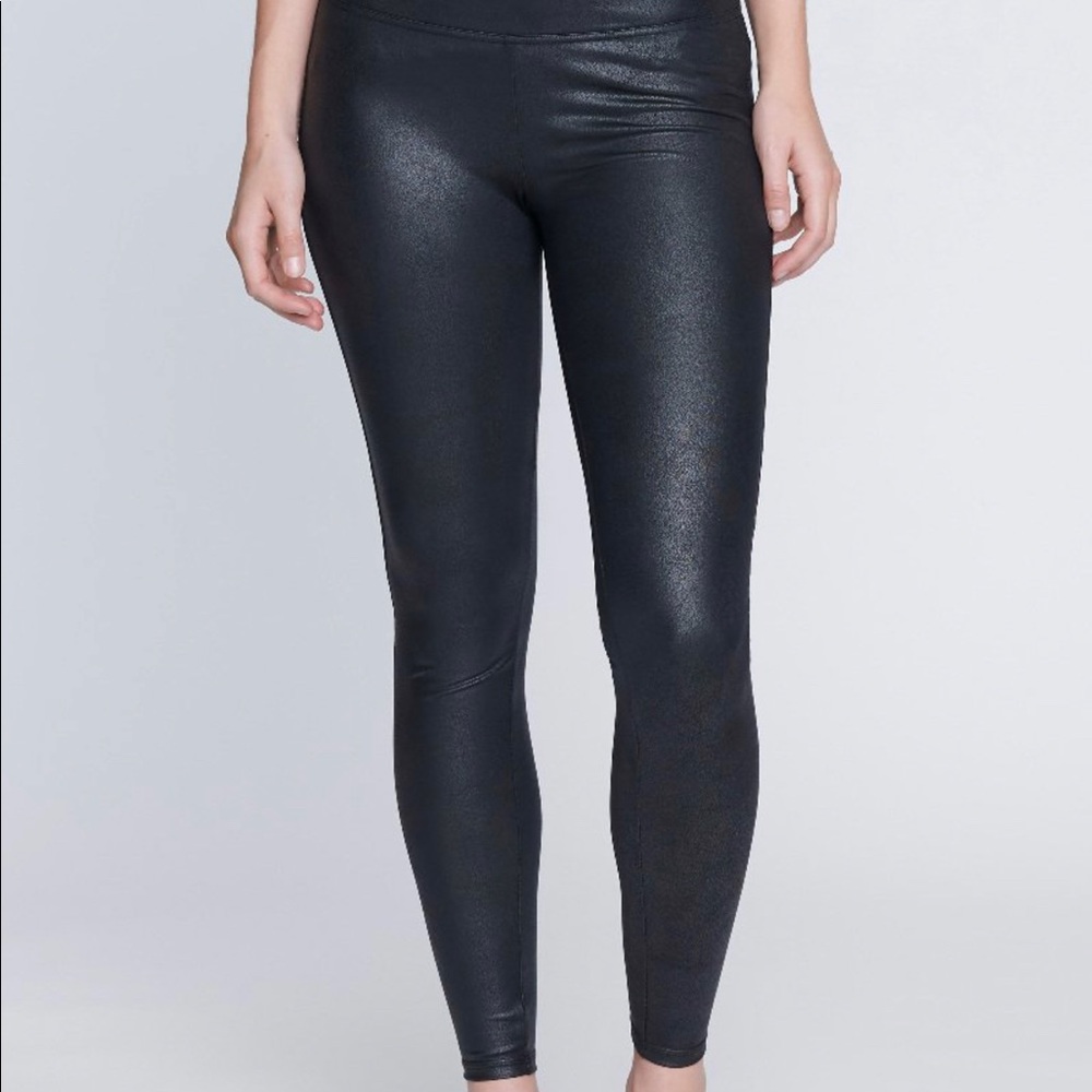 ULTRA HIGH RISE SCULPTING LEGGING - Picture 2 of 5